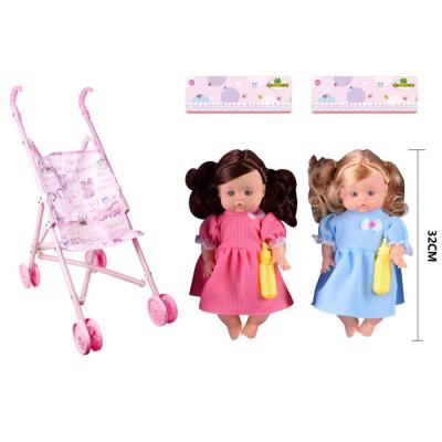 Лялька з коляскою