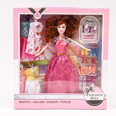 Кукла с нарядами, в кор-ке, 713A