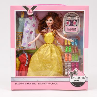 Кукла с нарядами, в кор-ке, 713A