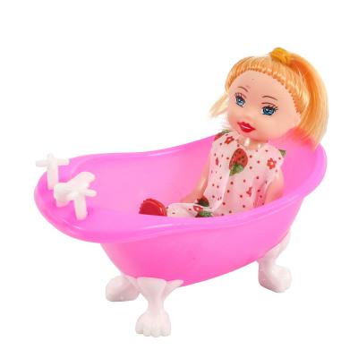 Кукла с ванночкой