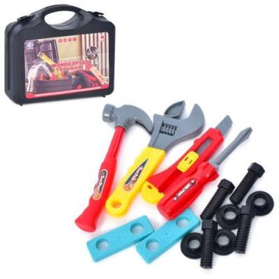 Набір інструментів в чемодані