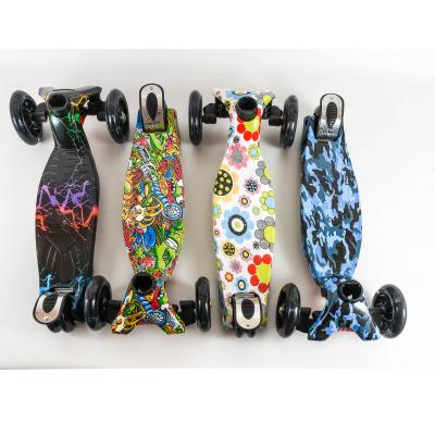 Самокат, 6 цветов, 4 кол., в кор-ке, 190225